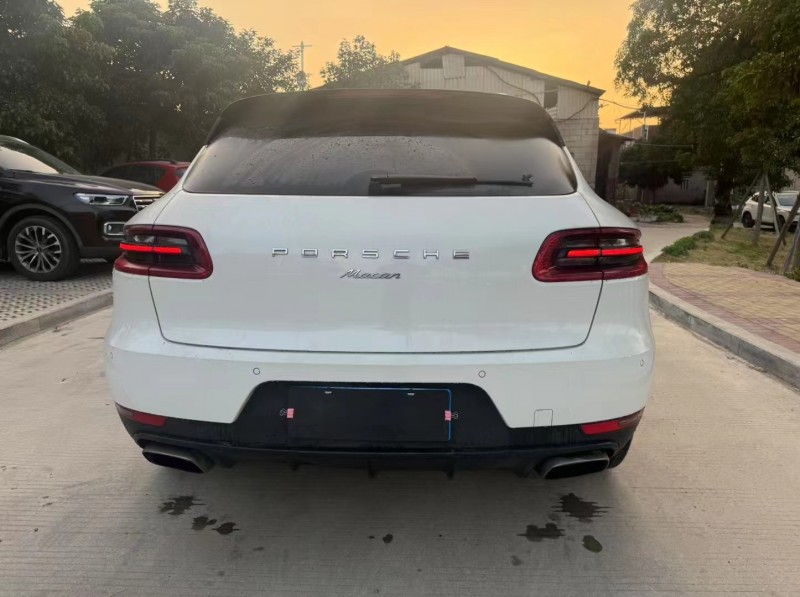 三明17年保時捷Macan8