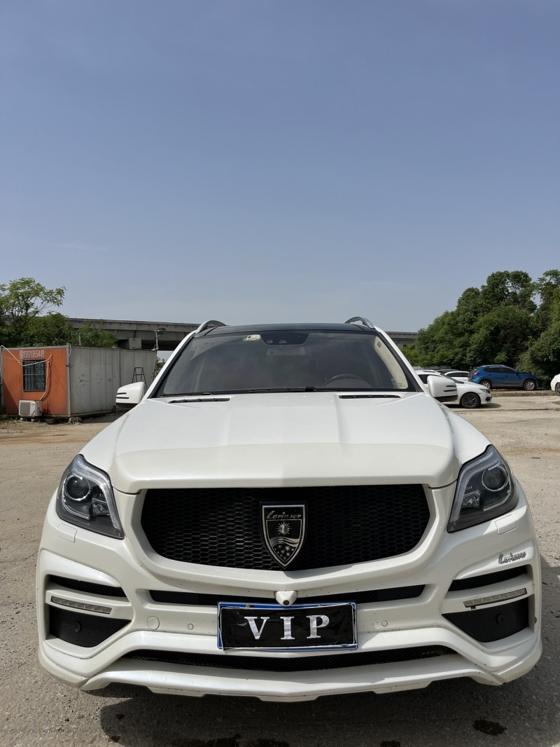 武汉17年奔驰罗伦士1