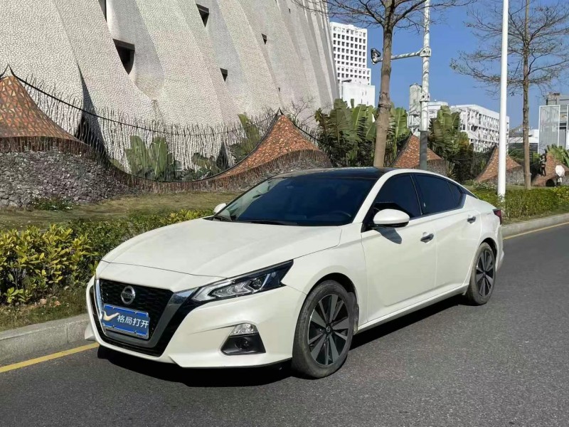 深圳21年日產天籟3