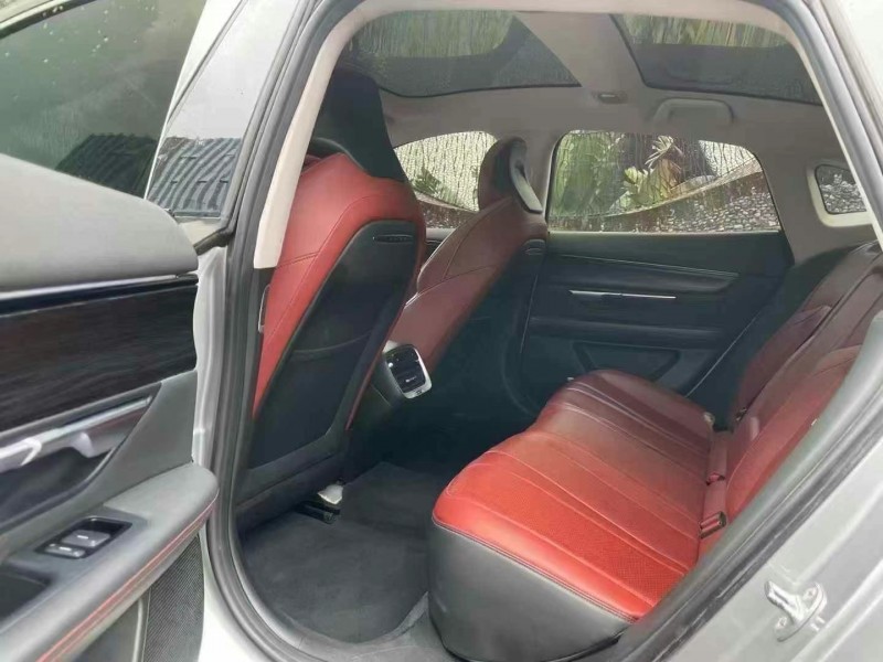 深圳21年小鵬汽車p75
