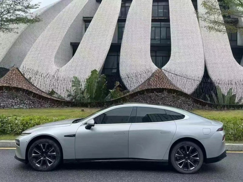 深圳21年小鵬汽車p77