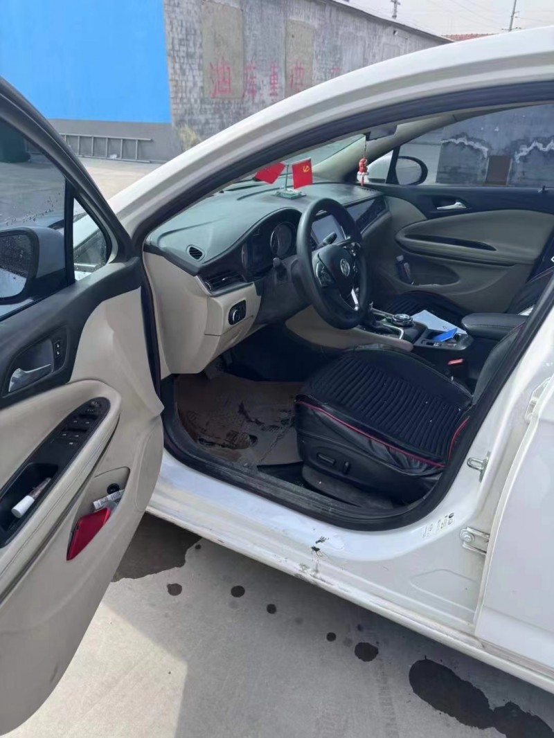 菏泽19年别克威朗6