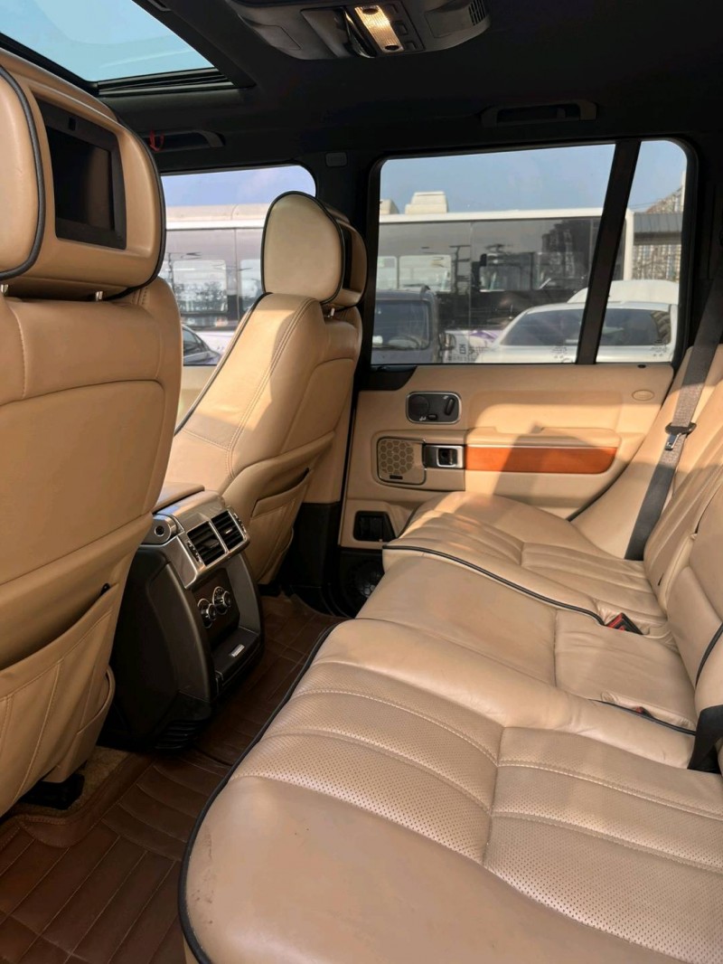 武汉12年路虎揽胜运动8