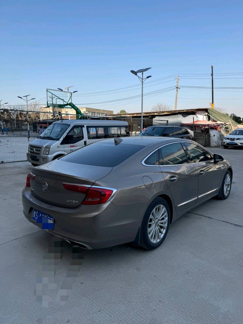 武汉17年别克君越5