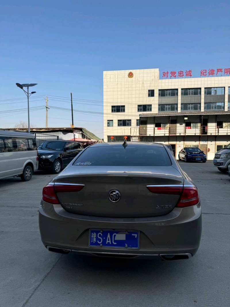 武汉17年别克君越6