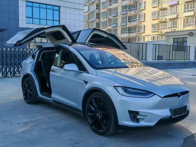 南寧17年特斯拉MODEL X3