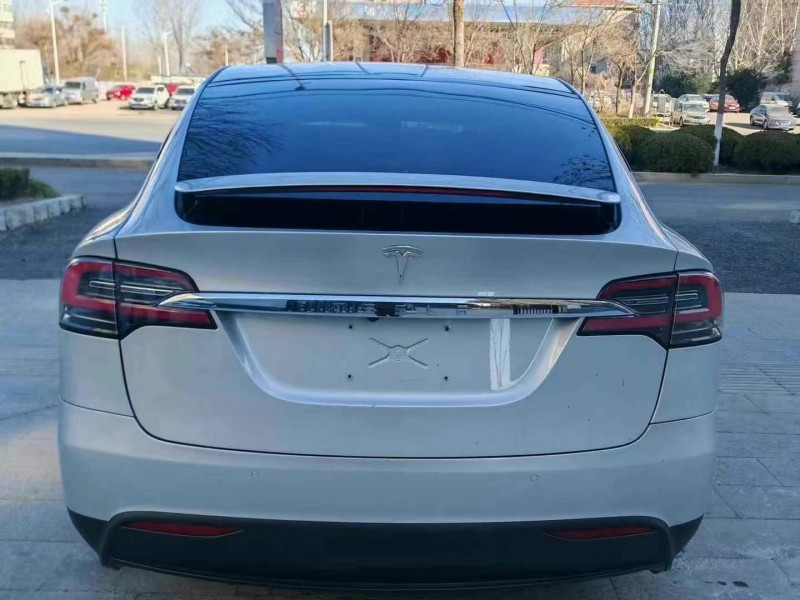 南寧17年特斯拉MODEL X9