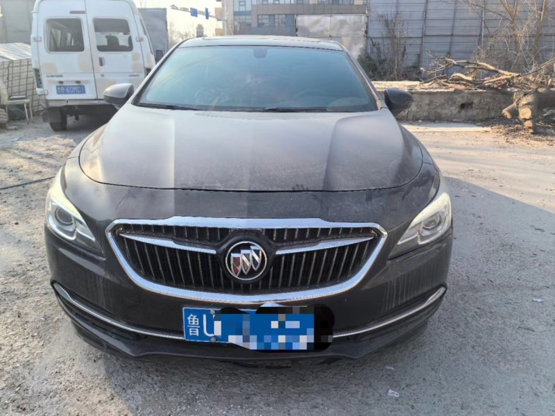 青岛17年别克君越1