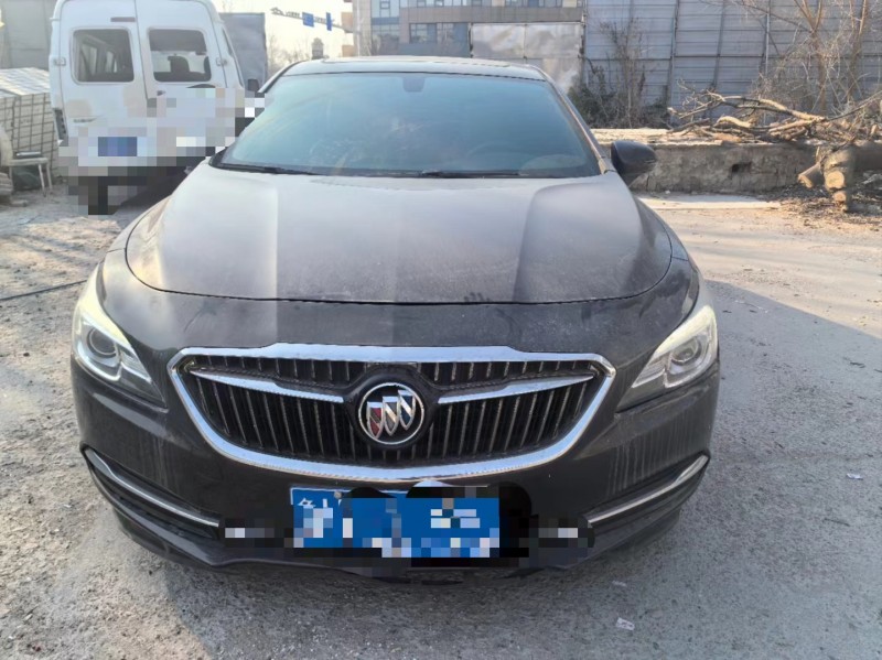 青岛17年别克君越1