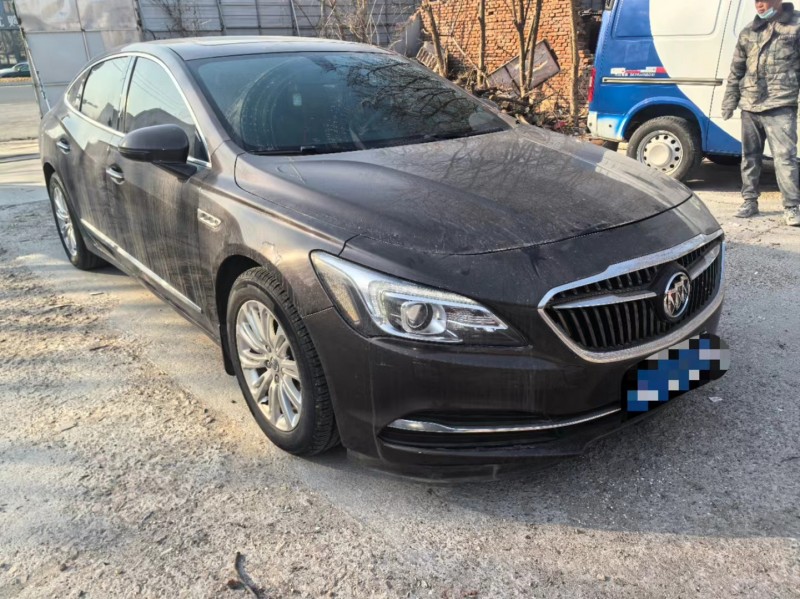 青岛17年别克君越3