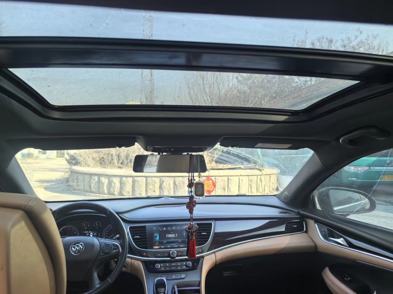 青岛17年别克君越6