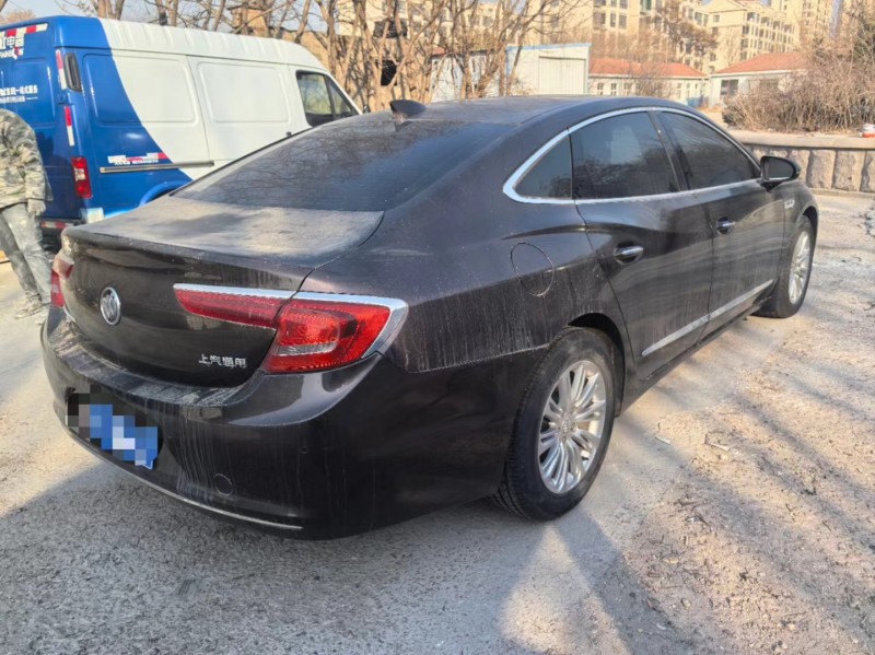 青岛17年别克君越7