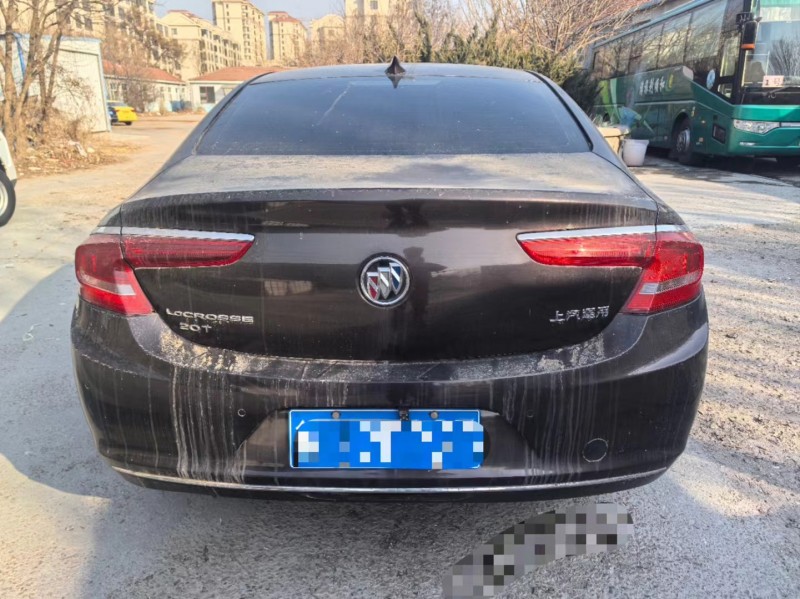 青岛17年别克君越9