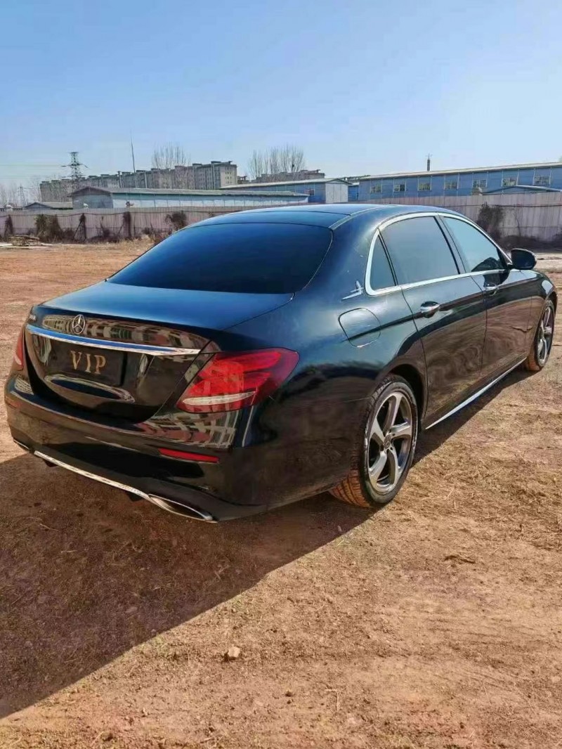 济宁19年奔驰E8
