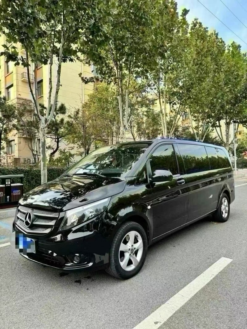 青岛19年奔驰威霆3