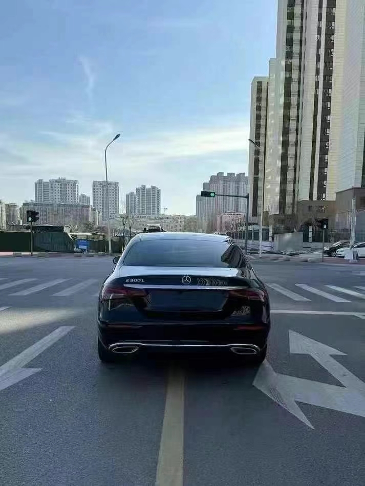 青岛22年奔驰E9