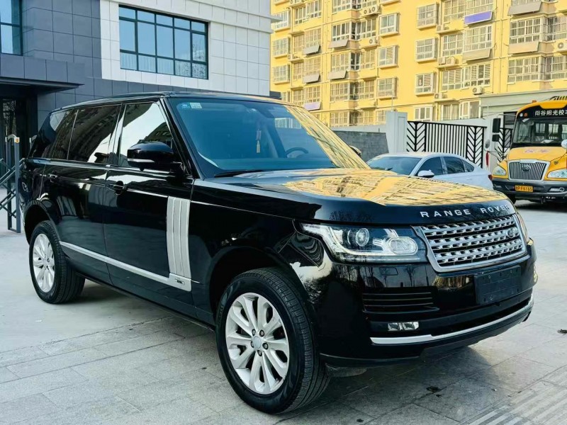 青岛16年路虎揽胜3