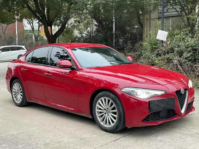 佛山18年阿爾法·羅密歐Giulietta3