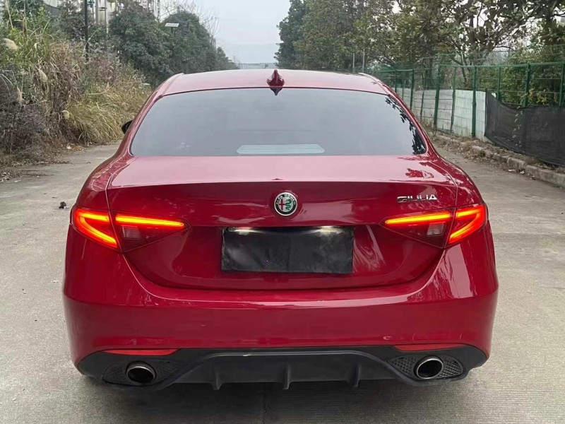 佛山18年阿爾法·羅密歐Giulietta9