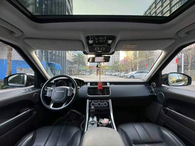 广州16年路虎揽胜运动8