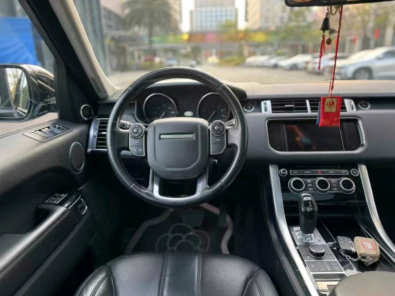 广州16年路虎揽胜运动9