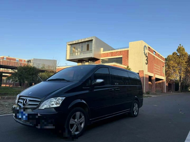 枣庄17年奔驰唯雅诺3