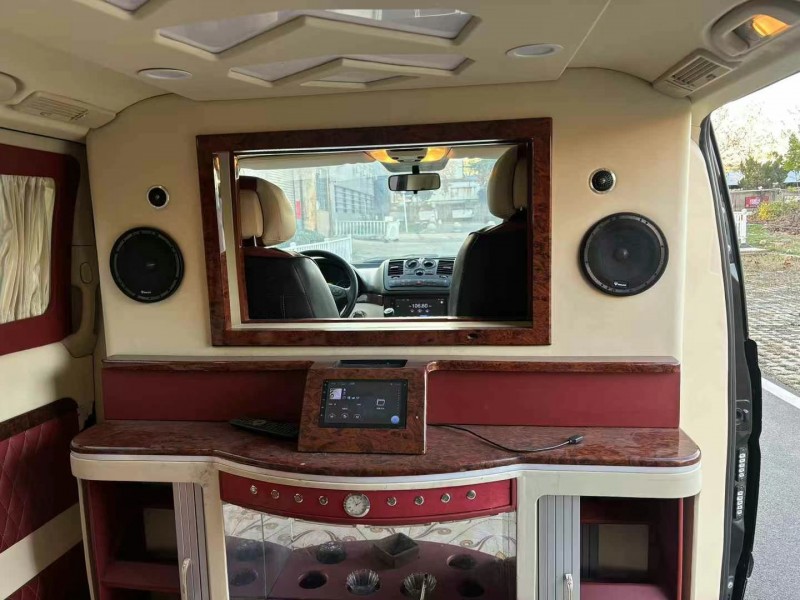 枣庄17年奔驰唯雅诺6