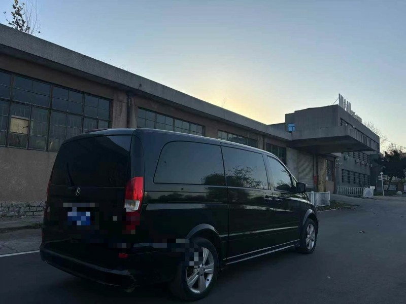 枣庄17年奔驰唯雅诺7