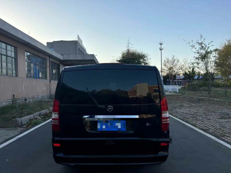 枣庄17年奔驰唯雅诺9