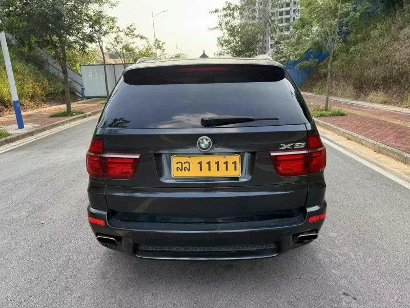 南寧11年寶馬X5 M9