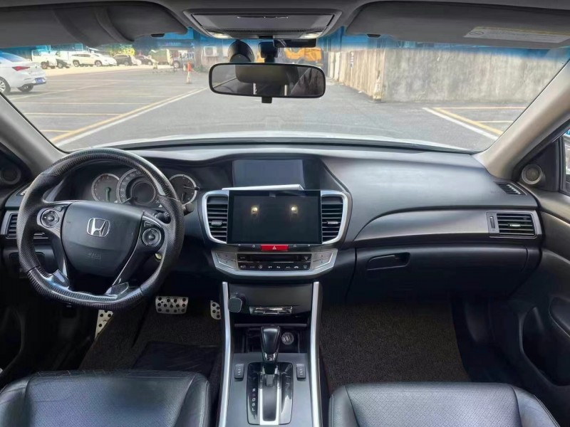 广州15年本田雅阁7