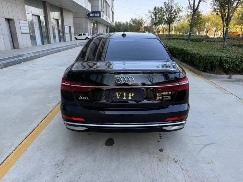 济宁23年奥迪A6L9
