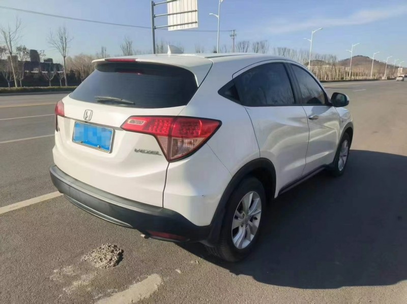 青岛16年本田缤智7