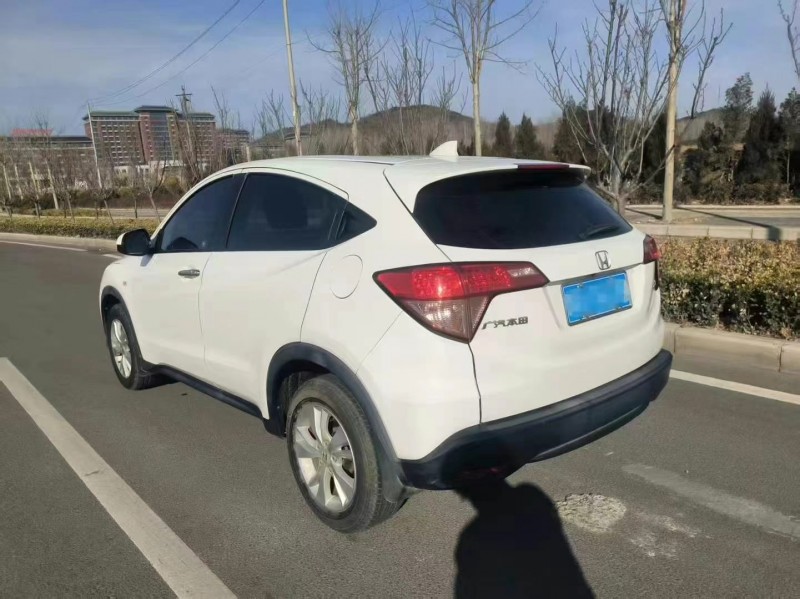 青岛16年本田缤智8