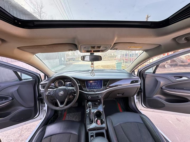 徐州18年别克威朗5