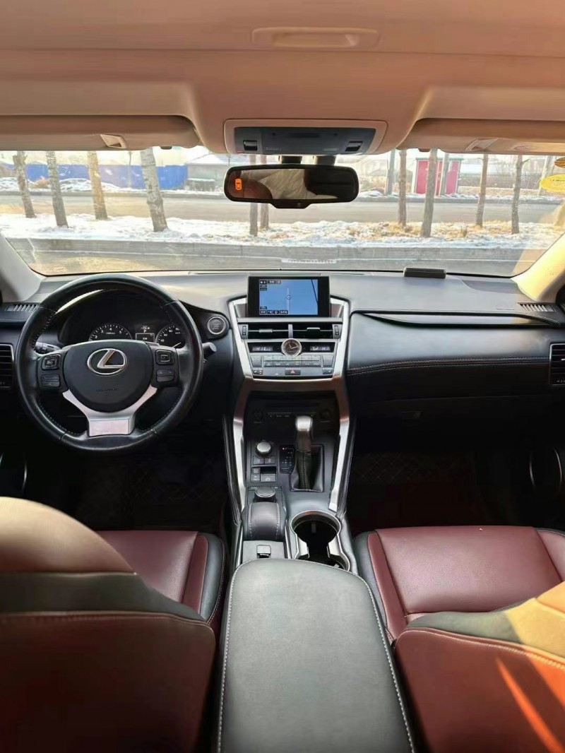 青岛16年雷克萨斯NX8