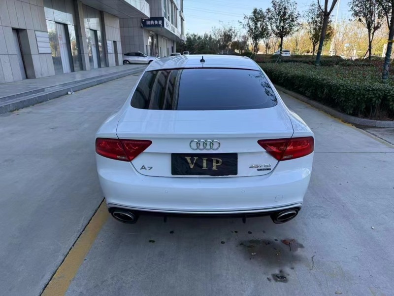 济宁15年奥迪A7L9