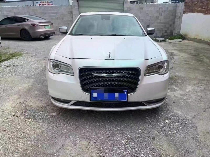 深圳16年克莱斯勒300C1