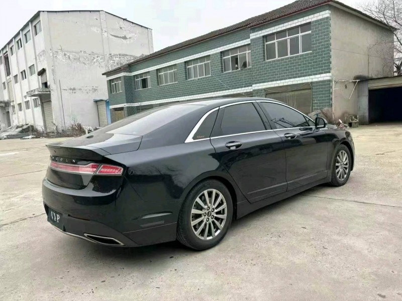 襄陽19年林肯MKZ6