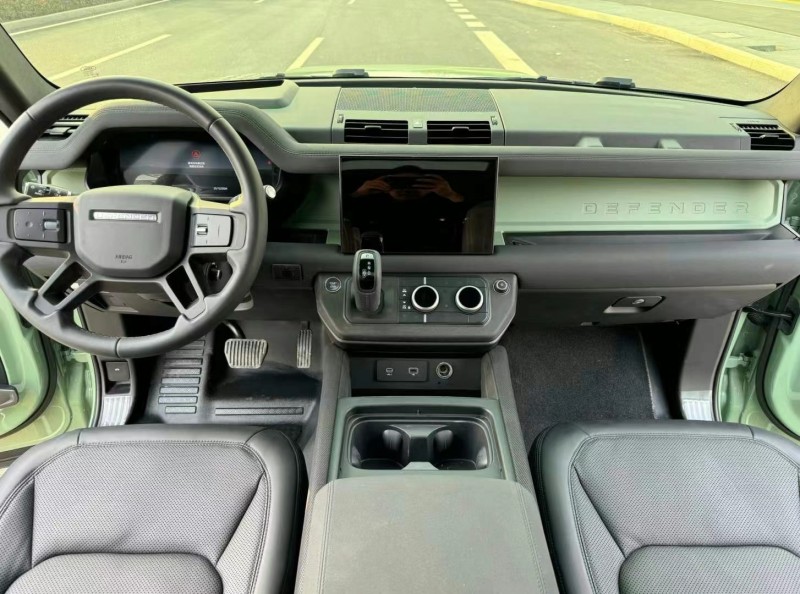 枣庄23年路虎卫士7