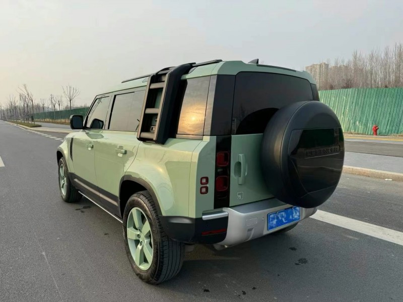 枣庄23年路虎卫士9