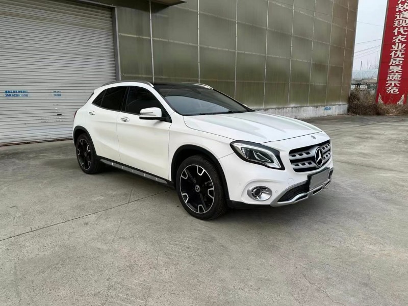 徐州18年奔驰GLA3