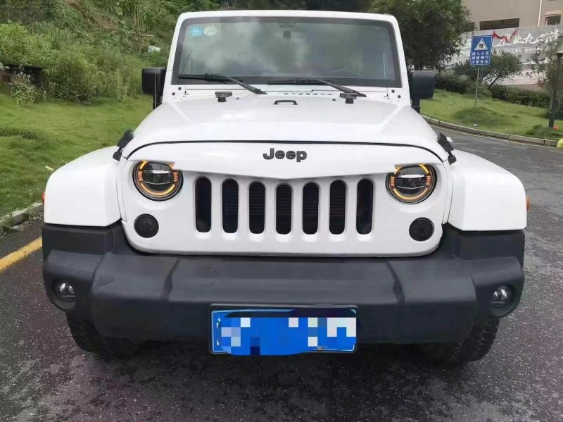 龍巖17年Jeep牧馬人1
