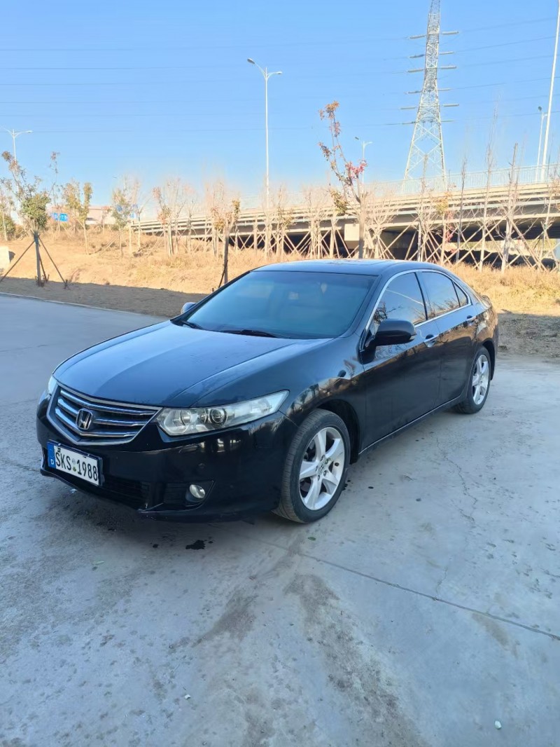 青岛12年本田思铂睿3