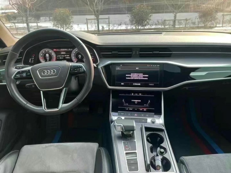 济宁22年奥迪A6L4