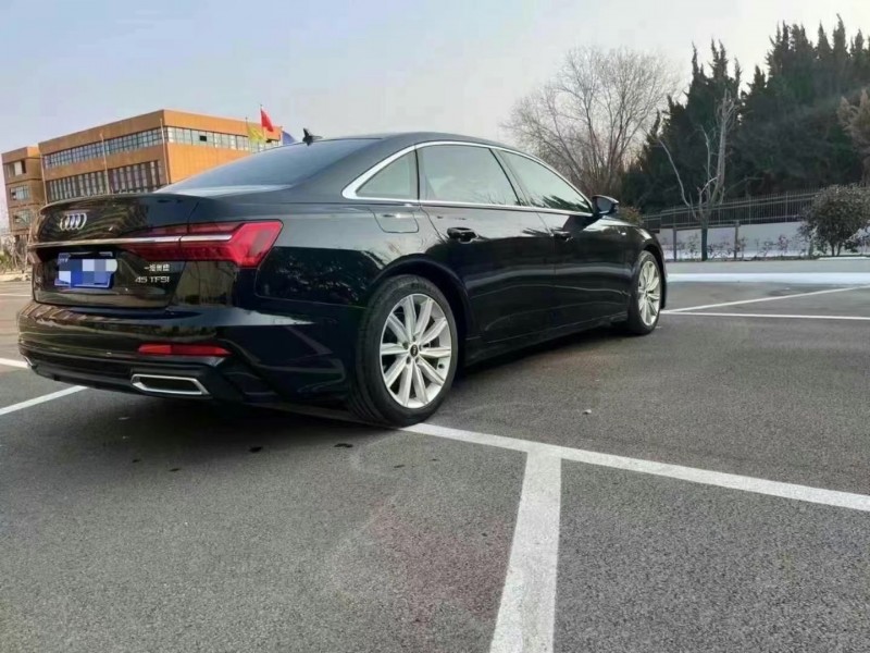 济宁22年奥迪A6L7