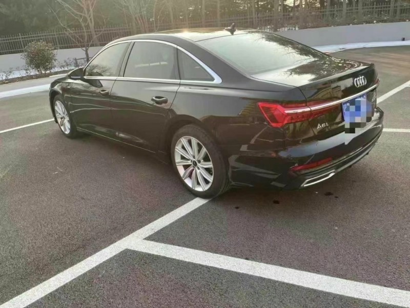 济宁22年奥迪A6L8
