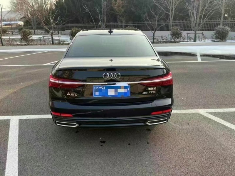 济宁22年奥迪A6L9