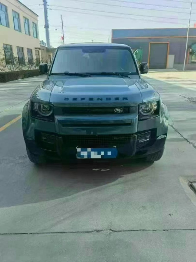 淄博22年路虎卫士1