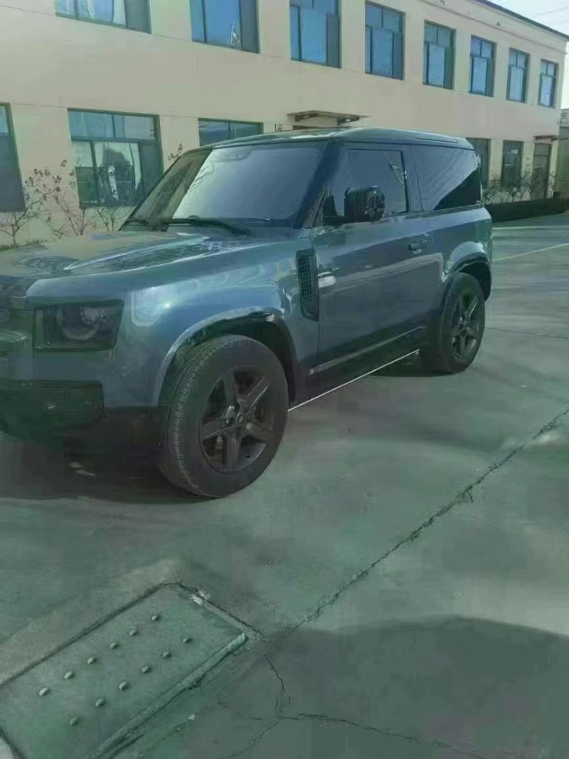 淄博22年路虎卫士2